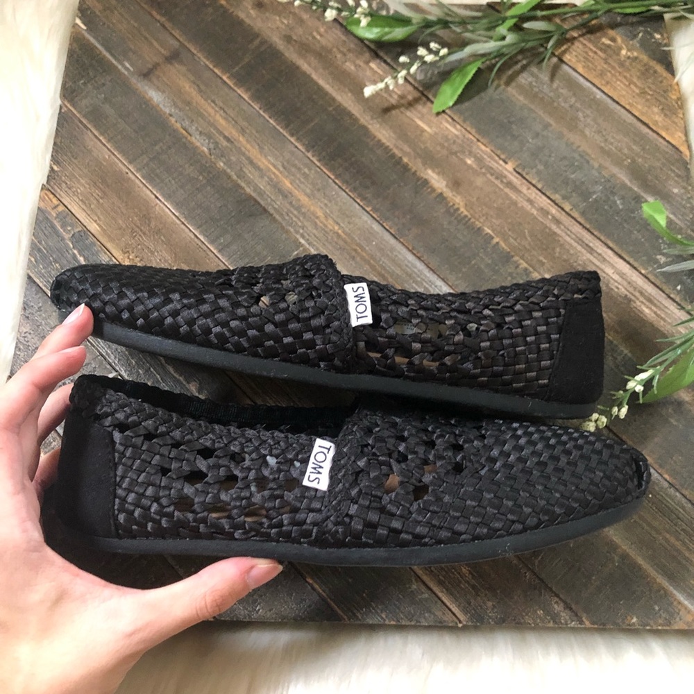 TOMS Women's Black Woven Shoes - Picture 2 of 6